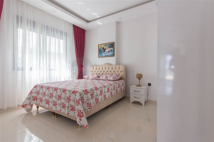 شقة غرفة وصالة -مفروشة -في مهموتلار / الانيا 