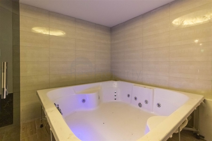 شقة غرفة وصالة -مفروشة -في مهموتلار / الانيا 