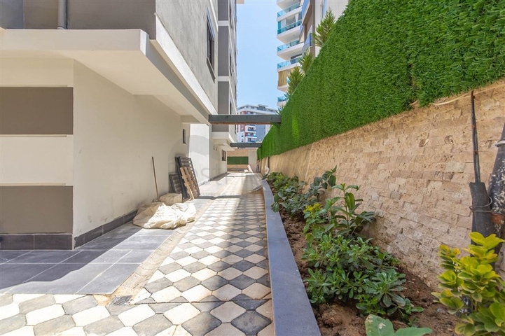 شقة غرفة وصالة -مفروشة -في مهموتلار / الانيا 