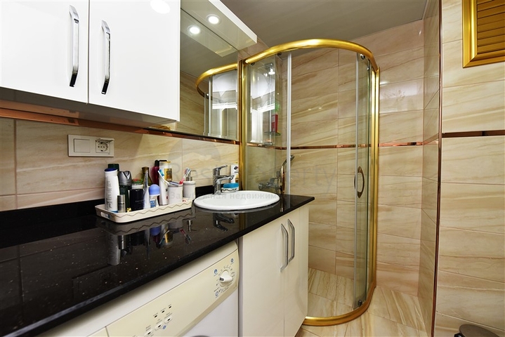 قريبة  من شاطئ كليوباترا - شقة 2 غرفة وصالة -في مركز الانيا 