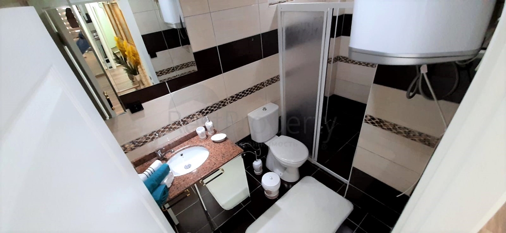 قريبة من البحر والخدمات -شقة مفروشة من تصميم 1+1 - في مهموتلار / الانيا 