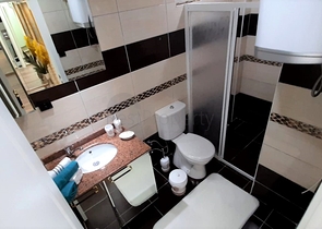 قريبة من البحر والخدمات -شقة مفروشة من تصميم 1+1 - في مهموتلار / الانيا 