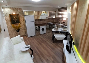 قريبة من البحر والخدمات -شقة مفروشة من تصميم 1+1 - في مهموتلار / الانيا 