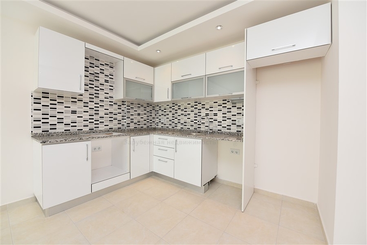 مجمع بخدمات 5 نجوم - غرفة وصالة - في افسلار / الانيا 