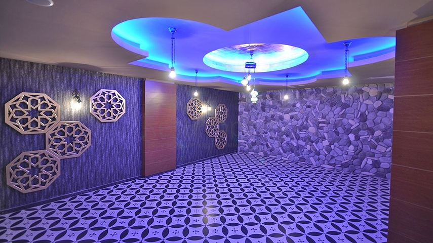 مجمع بخدمات 5 نجوم - غرفة وصالة - في افسلار / الانيا 