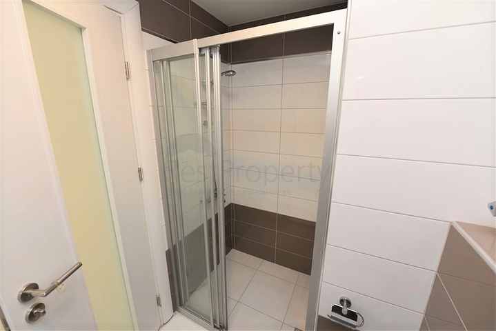 مجمع بخدمات 5 نجوم - غرفة وصالة - في افسلار / الانيا 