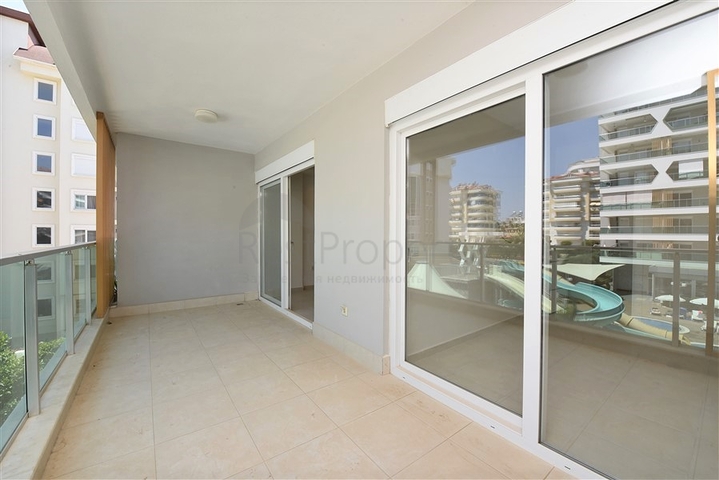 مجمع بخدمات 5 نجوم - غرفة وصالة - في افسلار / الانيا 