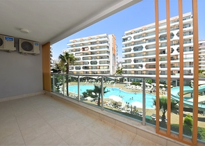 مجمع بخدمات 5 نجوم - غرفة وصالة - في افسلار / الانيا 