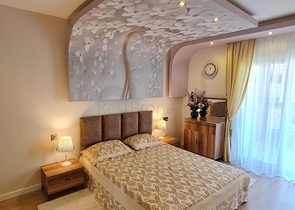 قريب من البحر والخدمات - شقة 2 غرفة وصالة - انيقة -في مهموتلار / الانيا 