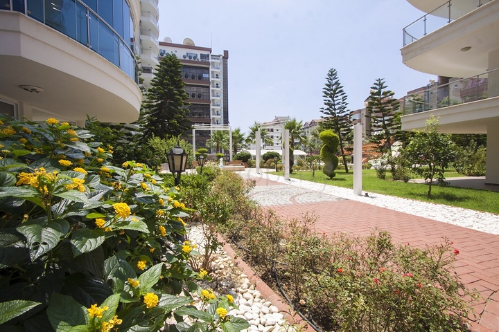 موقع ممتاز - بجانب مول الانيوم -شقة 2 غرفة وصالة  -في جيكجلي / الانيا 