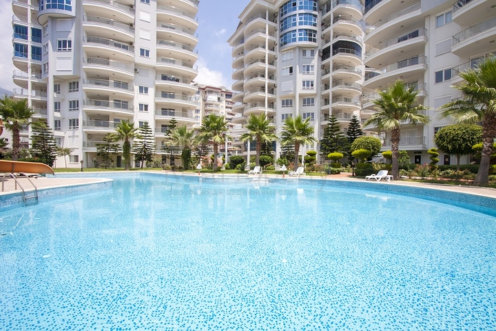 موقع ممتاز - بجانب مول الانيوم -شقة 2 غرفة وصالة  -في جيكجلي / الانيا 