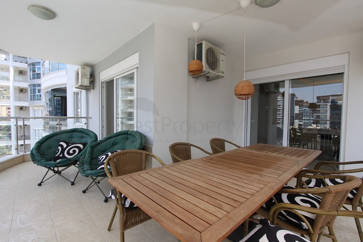 موقع ممتاز - بجانب مول الانيوم -شقة 2 غرفة وصالة  -في جيكجلي / الانيا 