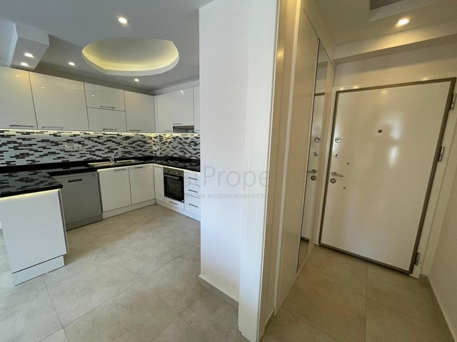 شقة غرفة وصالة -ضمن مجمع سكني - قريب من البحر والخدمات -في مهموتلار / الانيا 