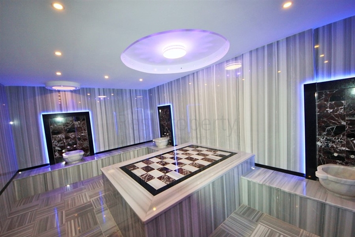 شقة غرفة وصالة -ضمن مجمع سكني - قريب من البحر والخدمات -في مهموتلار / الانيا 