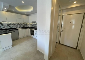 شقة غرفة وصالة -ضمن مجمع سكني - قريب من البحر والخدمات -في مهموتلار / الانيا 