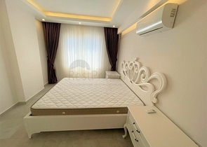 شقة غرفة وصالة -ضمن مجمع سكني - قريب من البحر والخدمات -في مهموتلار / الانيا 