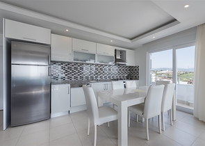 مجمع فاخر - شقة 2 غرفة وصالة -مفروشة بأناقة - في افسلار / الانيا 