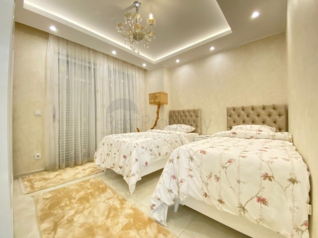 اطلالة بحر مباشرة -شقة ضمن مجمع فاخر على البخر مباشرة -في مهموتلار / الانيا 