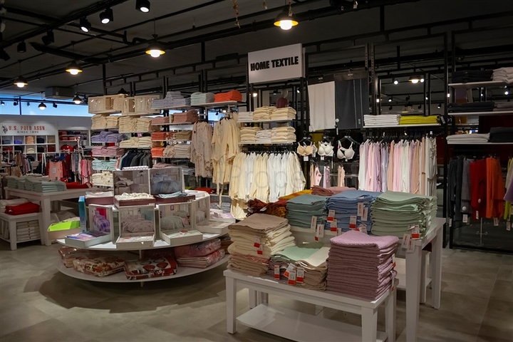 استثمر اموالك بشراء محل ضمن مول تجاري -في الانيا 