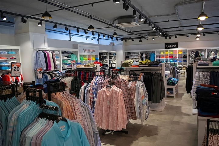 استثمر اموالك بشراء محل ضمن مول تجاري -في الانيا 