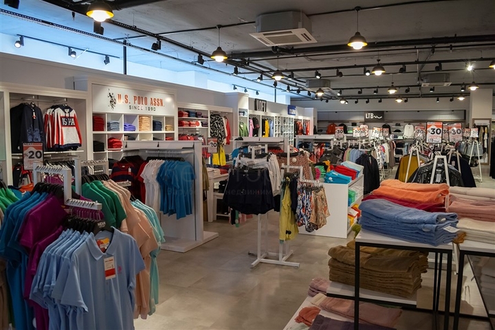 استثمر اموالك بشراء محل ضمن مول تجاري -في الانيا 