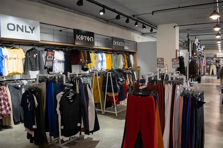 استثمر اموالك بشراء محل ضمن مول تجاري -في الانيا 