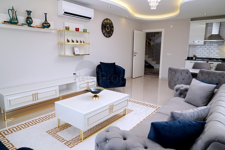 اطلالة بحر - دوبلكس 5 غرف وصالة -اثاث انيق -في مهموتلار / الانيا 