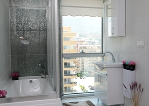 اطلالة بحر - دوبلكس 5 غرف وصالة -اثاث انيق -في مهموتلار / الانيا 