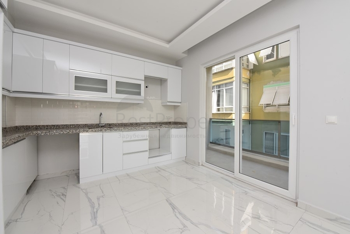 موقع مركزي - شقة 2 غرفة وصالة -قريبة من شاطئ كليوباترا / الانيا 