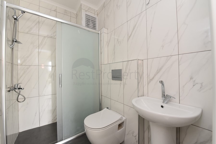 موقع مركزي - شقة 2 غرفة وصالة -قريبة من شاطئ كليوباترا / الانيا 