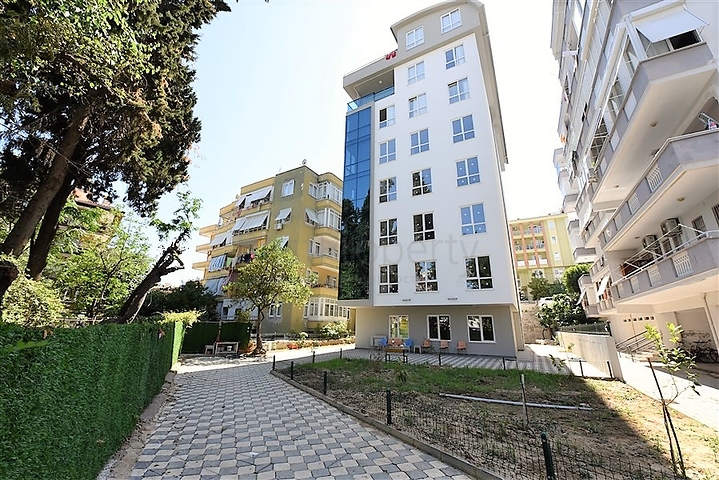 موقع مركزي - شقة 2 غرفة وصالة -قريبة من شاطئ كليوباترا / الانيا 