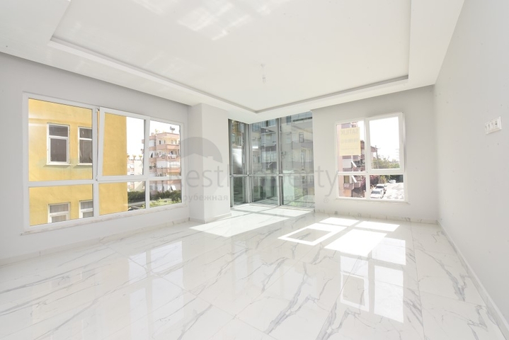 موقع مركزي - شقة 2 غرفة وصالة -قريبة من شاطئ كليوباترا / الانيا 