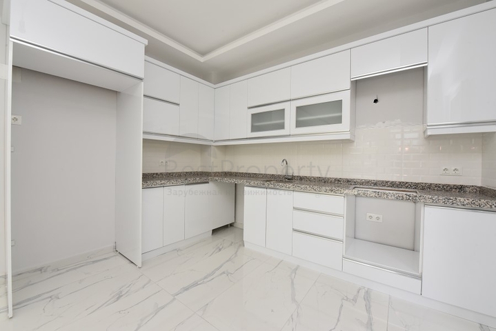 موقع مركزي - شقة 2 غرفة وصالة -قريبة من شاطئ كليوباترا / الانيا 