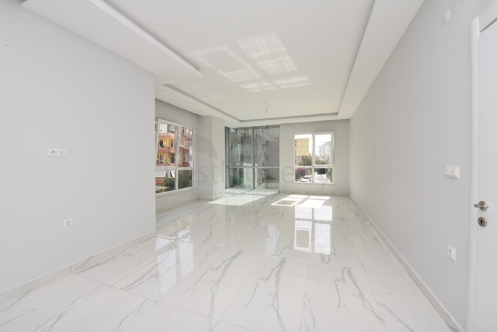 موقع مركزي - شقة 2 غرفة وصالة -قريبة من شاطئ كليوباترا / الانيا 