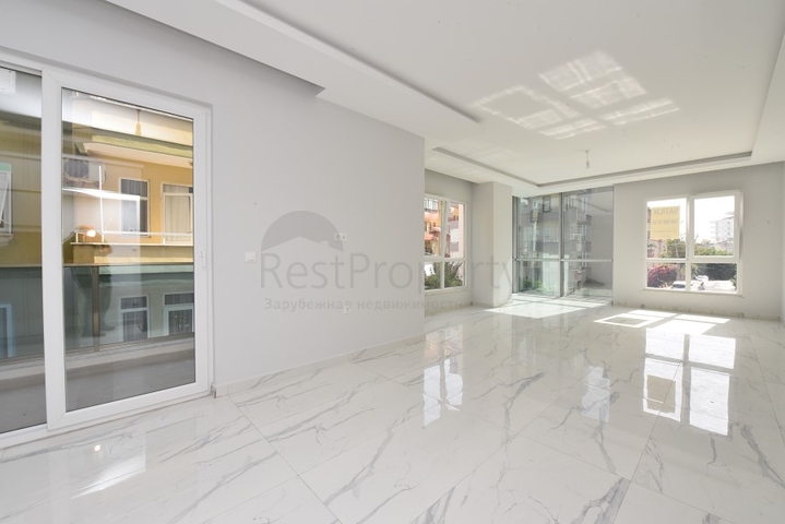 موقع مركزي - شقة 2 غرفة وصالة -قريبة من شاطئ كليوباترا / الانيا 