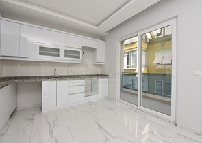 موقع مركزي - شقة 2 غرفة وصالة -قريبة من شاطئ كليوباترا / الانيا 