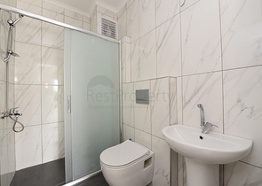 موقع مركزي - شقة 2 غرفة وصالة -قريبة من شاطئ كليوباترا / الانيا 