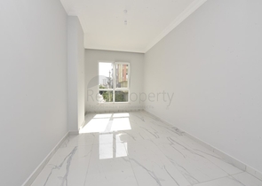 موقع مركزي - شقة 2 غرفة وصالة -قريبة من شاطئ كليوباترا / الانيا 