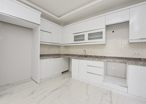 موقع مركزي - شقة 2 غرفة وصالة -قريبة من شاطئ كليوباترا / الانيا 