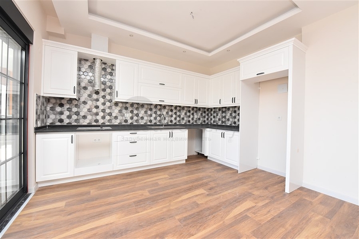 شقة عائلية - 4 غرف وصالة -مجمع انيق - في اوبا / الانيا 