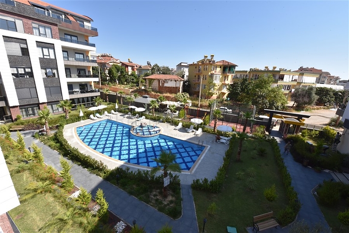 شقة عائلية - 4 غرف وصالة -مجمع انيق - في اوبا / الانيا 