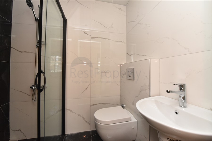 شقة عائلية - 4 غرف وصالة -مجمع انيق - في اوبا / الانيا 