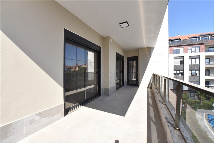 شقة عائلية - 4 غرف وصالة -مجمع انيق - في اوبا / الانيا 