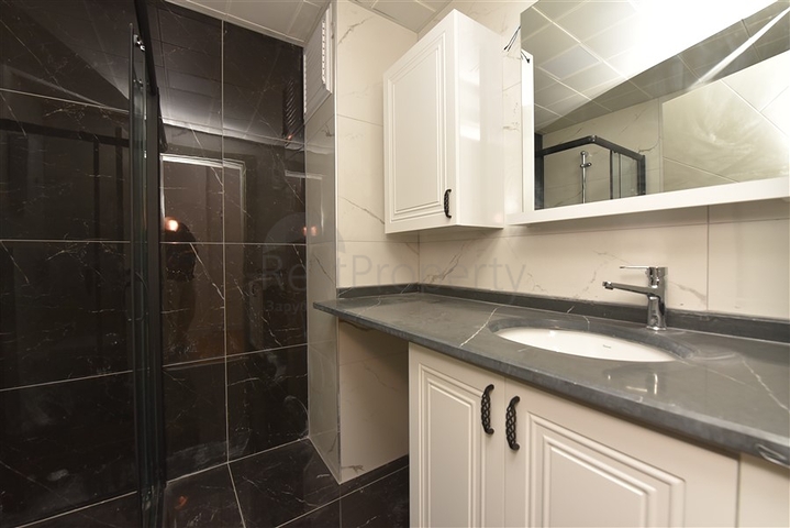 شقة عائلية - 4 غرف وصالة -مجمع انيق - في اوبا / الانيا 