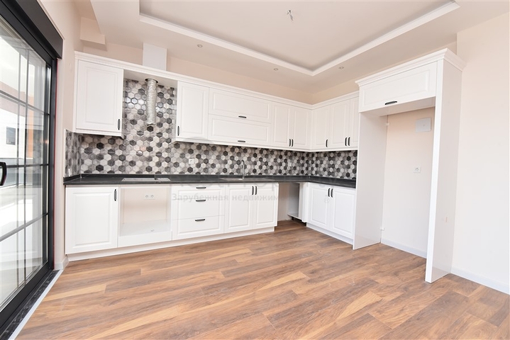 شقة عائلية - 4 غرف وصالة -مجمع انيق - في اوبا / الانيا 