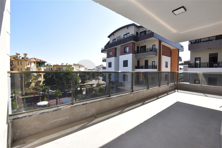 شقة عائلية - 4 غرف وصالة -مجمع انيق - في اوبا / الانيا 