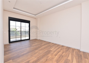 شقة عائلية - 4 غرف وصالة -مجمع انيق - في اوبا / الانيا 