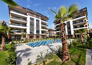 شقة عائلية - 4 غرف وصالة -مجمع انيق - في اوبا / الانيا 