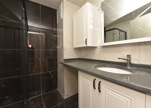 شقة عائلية - 4 غرف وصالة -مجمع انيق - في اوبا / الانيا 