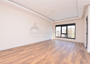 شقة عائلية - 4 غرف وصالة -مجمع انيق - في اوبا / الانيا 